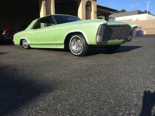 1963 buick riviera  custom like 1965 and 1964 shaved air bagged re-built motor