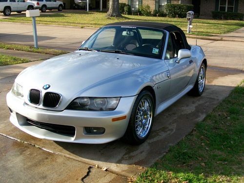 2001 bmw z3 roadster 2 door convertible  2.5l