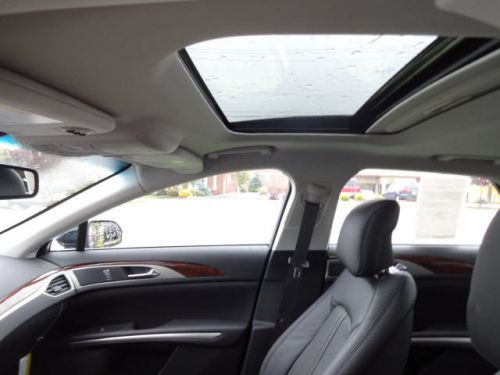 2014 lincoln mkz base