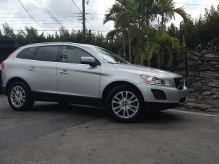 2010 volvo xc60 awd navigation leather sunroof like new!!!