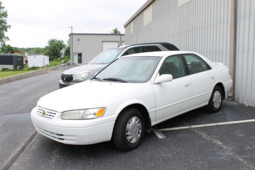 1998 toyota camry le
