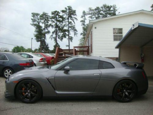 2010 nissan gt-r premium