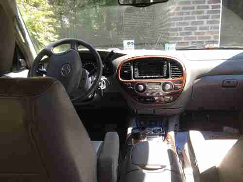 2005 Toyota Sequoia Limited Sport Utility 4-Door 4.7L, image 4