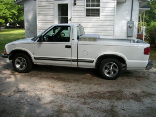 2000 chevy s10 ls pick-up (guc)  no reserve