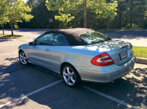 2005 mercedes-benz clk320 base convertible 2-door 3.2l