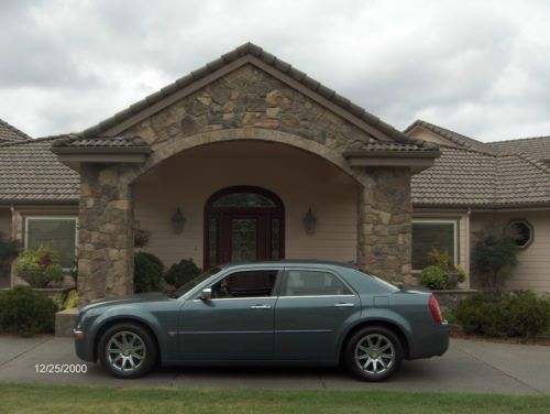 Well maintained 2006 chrysler 300 c - looks like new &amp; no known mechnical issues