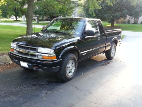 2003 chevrolet s10 ls extended cab pickup 3-door 4.3l