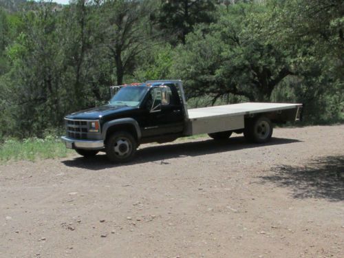 2001 chevy 3500hd aluminum bed light truck, garaged in, excellent condition.