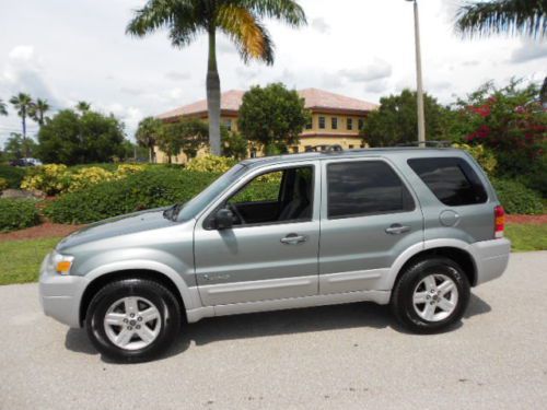 Beautiful 2006 ford escape hybrid 4x4 28mpg! clean and well serviced!