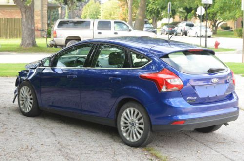 2012 ford focus titanium sport 36k miles fwd no reserve salvage rebuildable