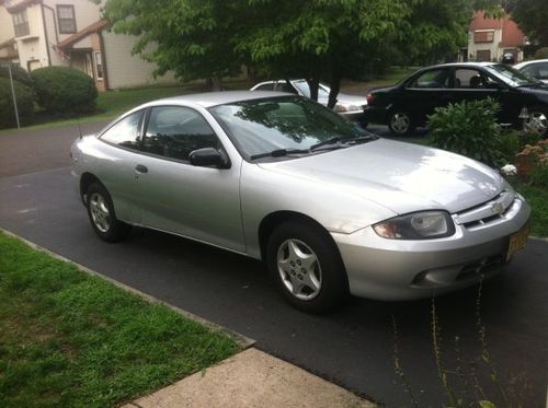 2005 silver chevrolet cavalier coupe 2-door 2.2l - 75k miles