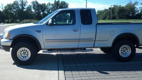 2003 ford f-150 xlt extended cab pickup 4-door 4.6l