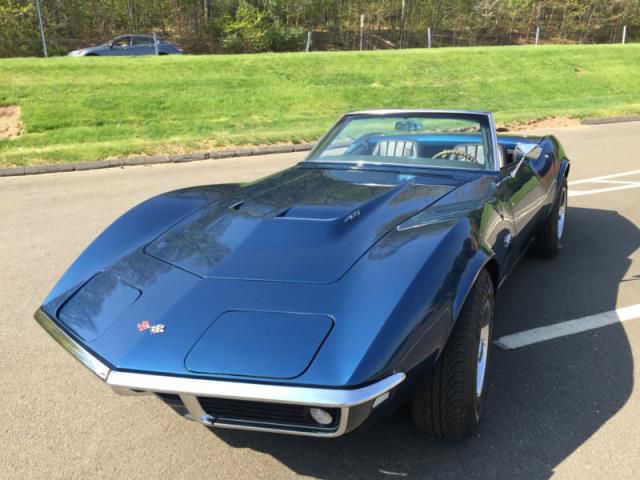 Chevrolet: corvette 2 door convertible