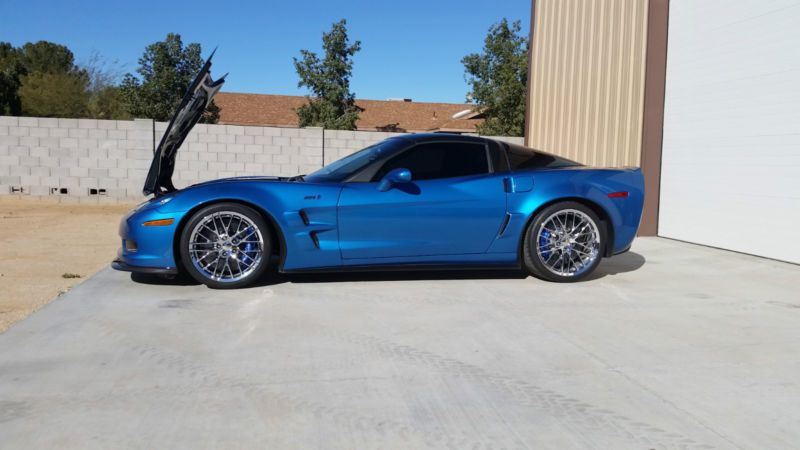 2010 chevrolet corvette zr1 coupe 2-door