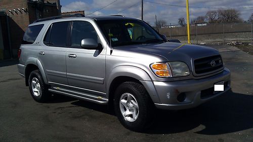 2001 toyota sequoia sr5 sport utility 4-door 4.7l silver full leather/power