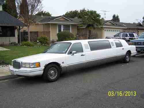 1994 Lincoln Town Car Executive Limousine 4-Door 4.6L, image 3