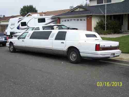 1994 Lincoln Town Car Executive Limousine 4-Door 4.6L, image 4