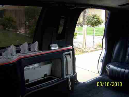 1994 Lincoln Town Car Executive Limousine 4-Door 4.6L, image 10