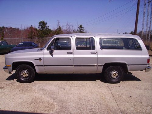 1985 chevy suburban unmolested 5.7 liter v8 a/c p/s p/b very solid runs great