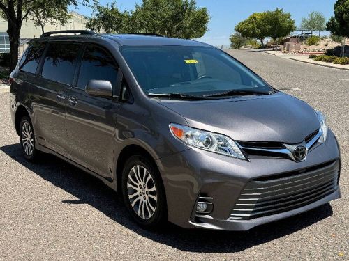 2020 toyota sienna xle 8 passenger 4dr mini van