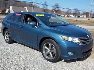 2010 toyota venza, power seat, alloy wheels, cd player, like new in and out