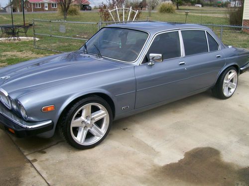 Stunning!! 1987 jaguar xj6 base sedan 4-door 4.2l