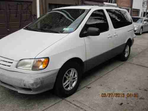2001 Toyota Sienna LE Mini Passenger Van 5-Door 3.0L, image 2