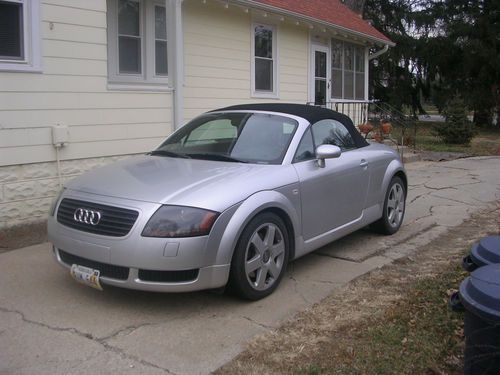 Silver audi tt