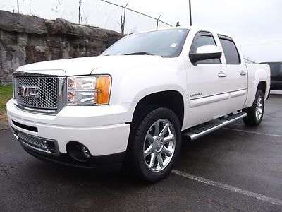 Crew cab 4x2 white diamond tri coat 6.2l 1881 miles 20" chrome navigation bose