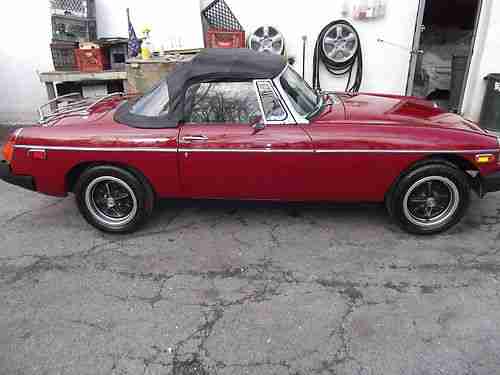 1977 MG MGB CONVERTIBLE TOURING 4SPD 88,552 MILES LOTS OF NEW PARTS, US $2,590.00, image 2