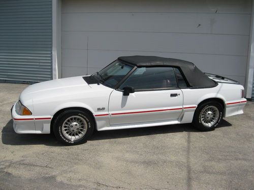 1988 ford mustang gt convertible 2-door 5.0l