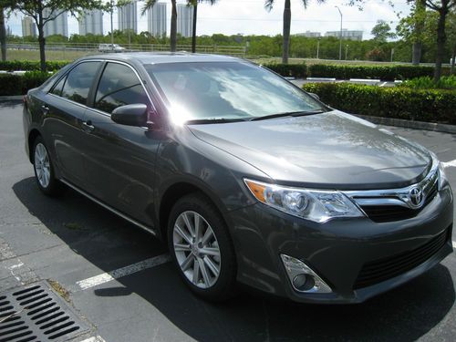 2012 toyota camry xle sedan 4-door 2.5l