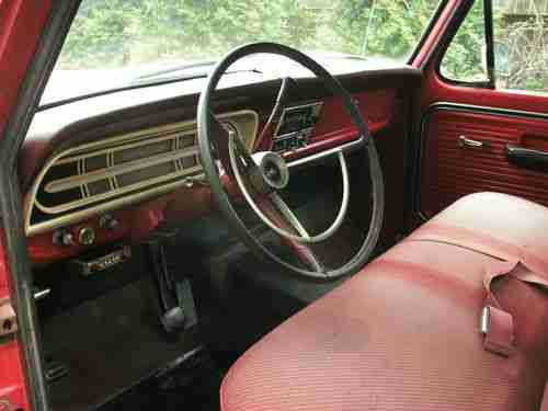 1969 Ford F-250, strong motor 360CID V-8, old farm truck ready for new home, image 2