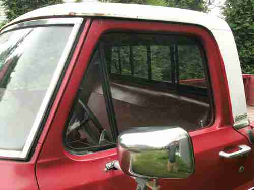 1969 Ford F-250, strong motor 360CID V-8, old farm truck ready for new home, image 17