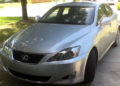 Lexus is 250 2007