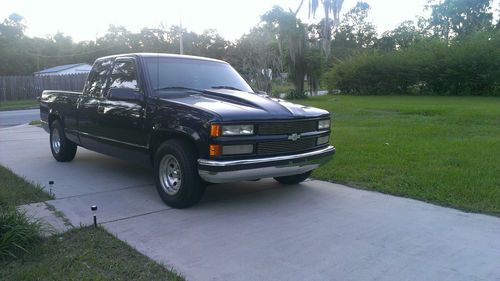 1998 chevrolet silverado 1500 5.7l  runs great! low mechanical miles.