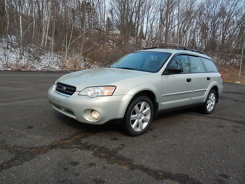 2006 subaru legacy outback / no reserve / awd / loaded / heated seats / perfect