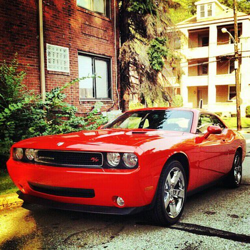 2009 dodge challenger r/t coupe 2-door 5.7l