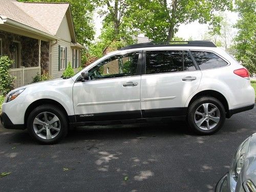 2013 subaru outback limited w/special appearance package