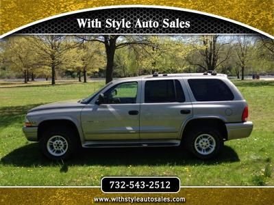 2000 dodge durango slt 4x4 7 seats leather in very good condition.