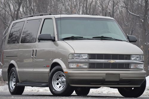 2002 chevrolet astro ls awd handicap van loaded new tires clean history mint!