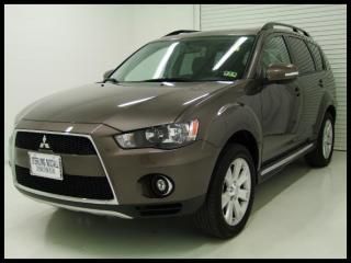 2011 mitsubishi outlander se!  navigation, sunroof, 3 row seating, much more!