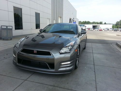 Used nissan gt-r with 429 miles! premium 2014 gtr nissan skyline r35
