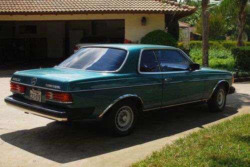 1982 Mercedes-Benz 300CD Base Coupe 2-Door 3.0L, image 4