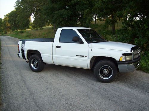 2001 dodge ram 1500 sport standard cab pickup 2-door 5.2l motivated seller!!