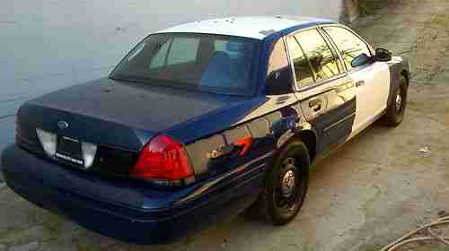 2006 Ford Crown Victoria Police Interceptor low miles, image 3