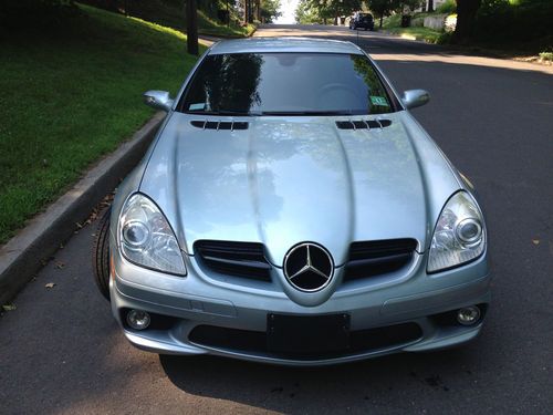 2005 Mercedes Benz SLK 55 AMG Roadster, image 2