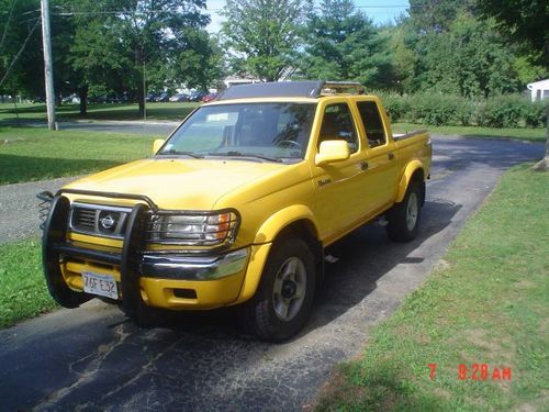 2000 nissan frontier, crew cab pickup, 4 door, under 100k miles! low reserve!