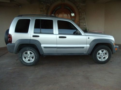 2006 jeep liberty sport sport utility 4-door 2.8l