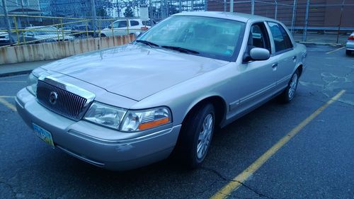 2004 mercury grand marquis gs sedan 4-door 4.6l